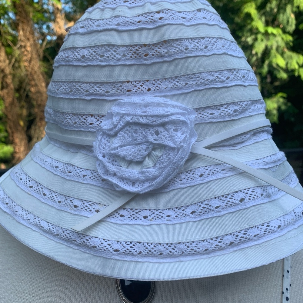 Elegant White Lace Women's Hat